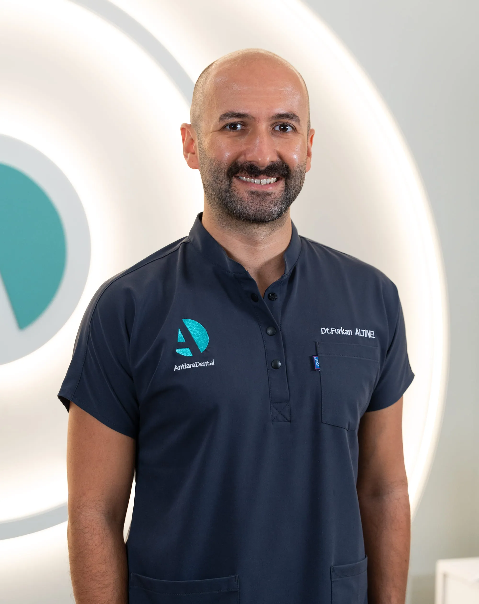 Dt. Furkan Altınel, Antalya Diş Kliniği Antalya