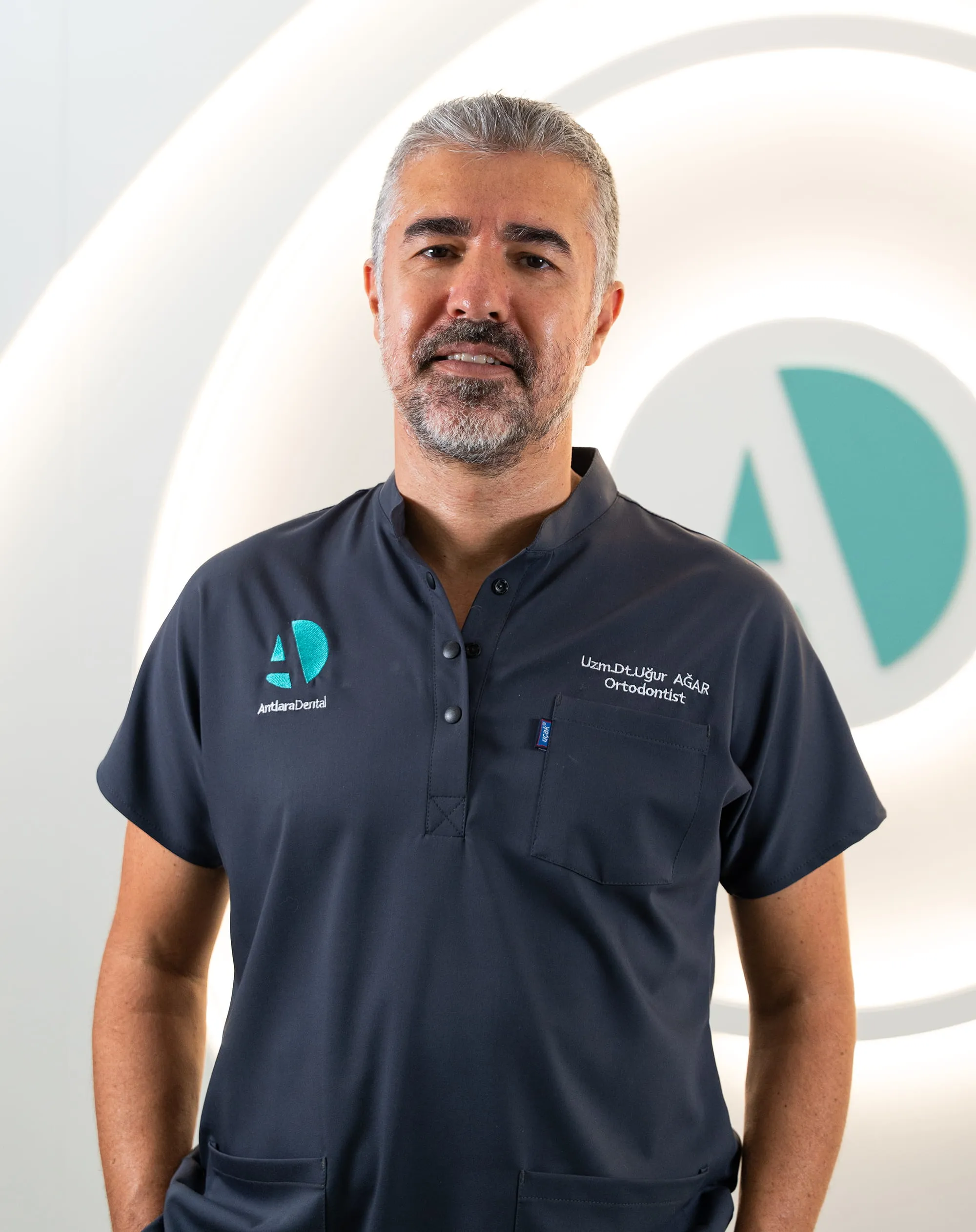 Dt. Uğur Ağar, Antalya Diş Kliniği Antalya