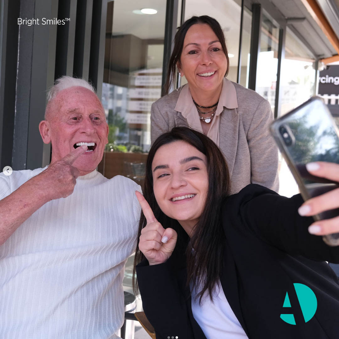 Abses Tedavisi Sonrası Parlak Gülüşler, AntlaraDental Diş Kliniği Antalya