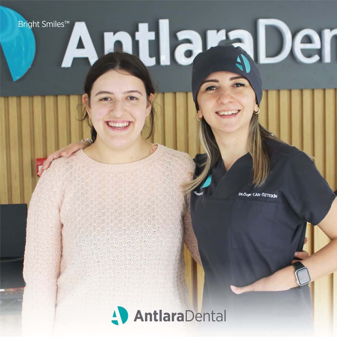 Diş Beyazlatma Sonrası Mutluluk, AntlaraDental Diş Kliniği Antalya