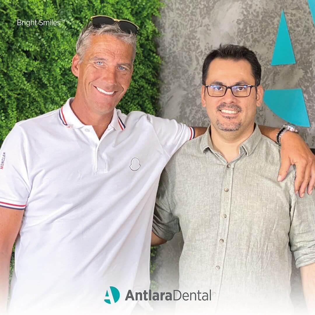 İmplant Diş Tedavisi Sonrası Parlak Gülüşler, AntlaraDental Diş Kliniği Antalya